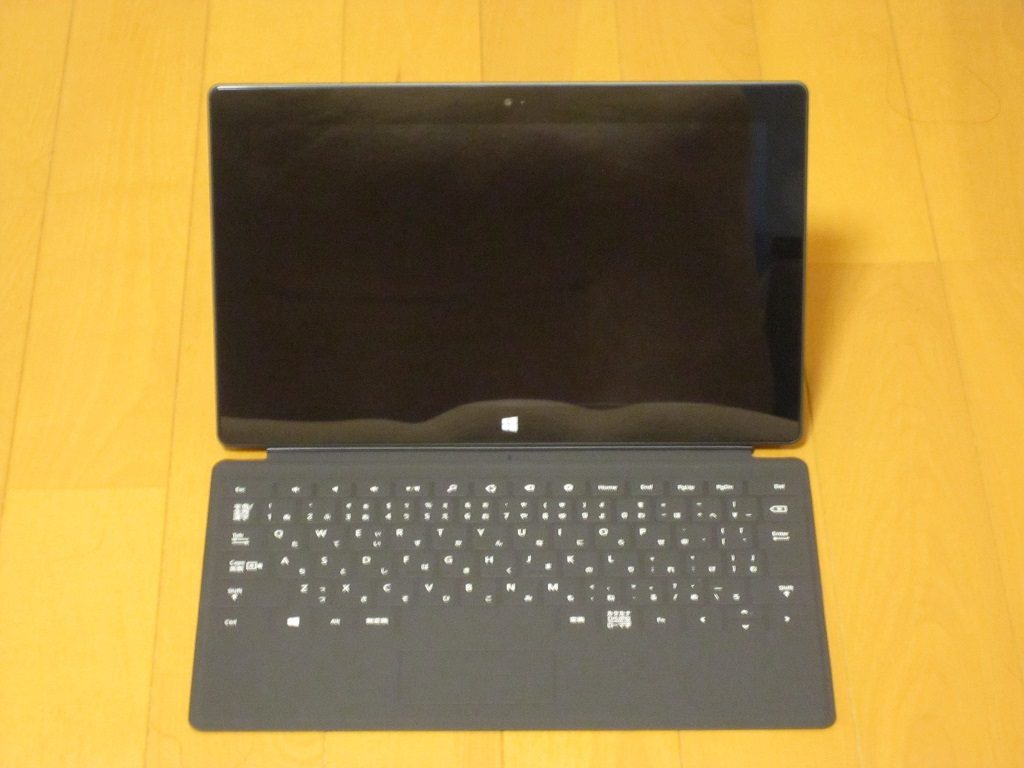 初代Surface 64GB 黒のタッチカバーを付けました