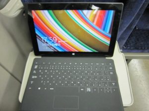 東海道新幹線 700系こだま テーブルにSurfaceを置いてみました