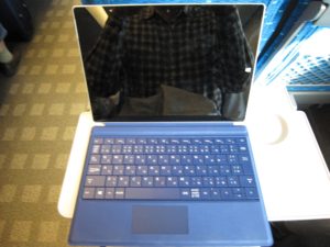 山陽新幹線 N700系 のぞみ ひかり こだま テーブルにSurface 3を置いてみました 上から撮影