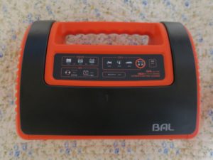 BAL No.1735 12Vバッテリー専用 全自動充電器 本体 充電状態と充電モードがLEDでわかります