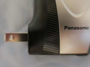 Panasonic ES-RP30 トラベル用メンズシェーバー 本体にACプラグが付いています
