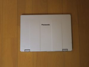 Panasonic Let's Note CF-RZ4AFACS ディスプレイを開いたところ