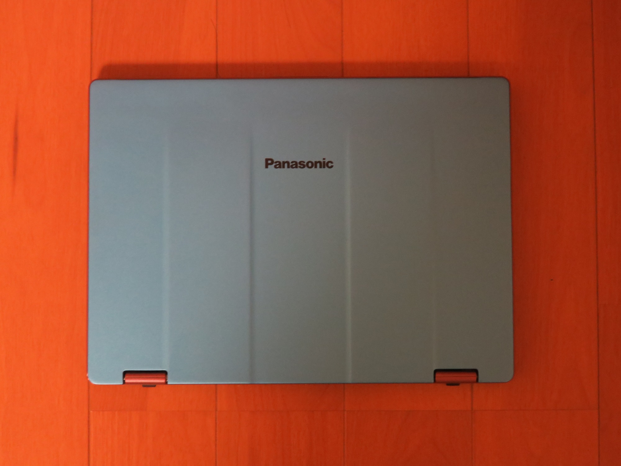 Panasonic Let's Note CF-RZ5CFEPR 天板 はっきり言ってこの色の趣味はひどい
