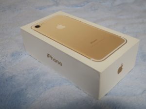 au iPhone 7 128GB ゴールド 外箱