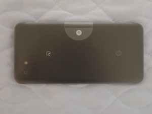 Google Pixel 3a XL 本体裏面 保護フィルムが貼ってある状態