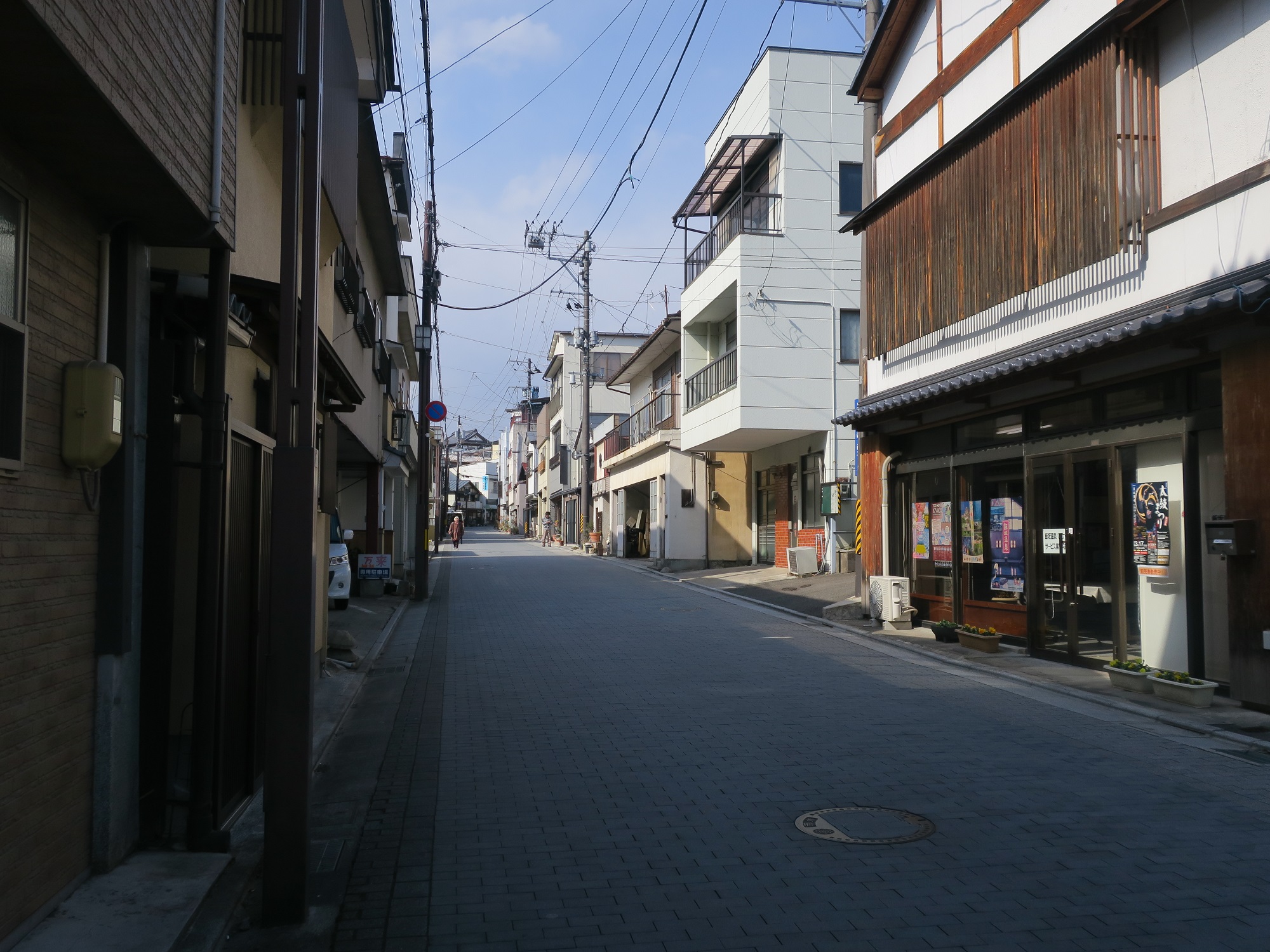 飯坂温泉 飯坂温泉駅から鯖湖湯へ向かって歩いて行くところ