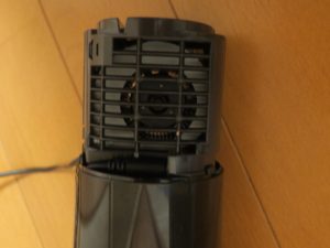 SHARP IG-LC15-B プラズマクラスターイオン発生器 ふたを開けるとマイクロUSBコネクターが付いています