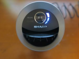 SHARP IG-LC15-B プラズマクラスターイオン発生器 運転中 上から見たところ