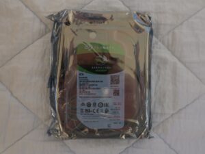 SEAGATE BarraCuda 8TB HDD SATA ST8000DM004 本体 保護袋に入っています