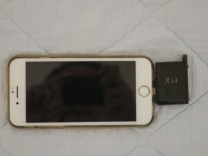 PIXELA Xit Stick XIT-STK210 iPhoneでテレビ iPhone 7に取り付けるも、カバーが邪魔で取り付けできず