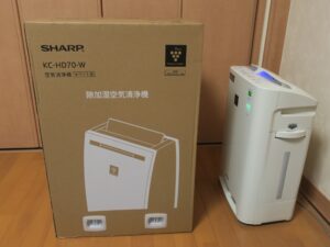 SHARP プラズマクラスター 除加湿空気清浄機 KC-HD70-W 外箱前面