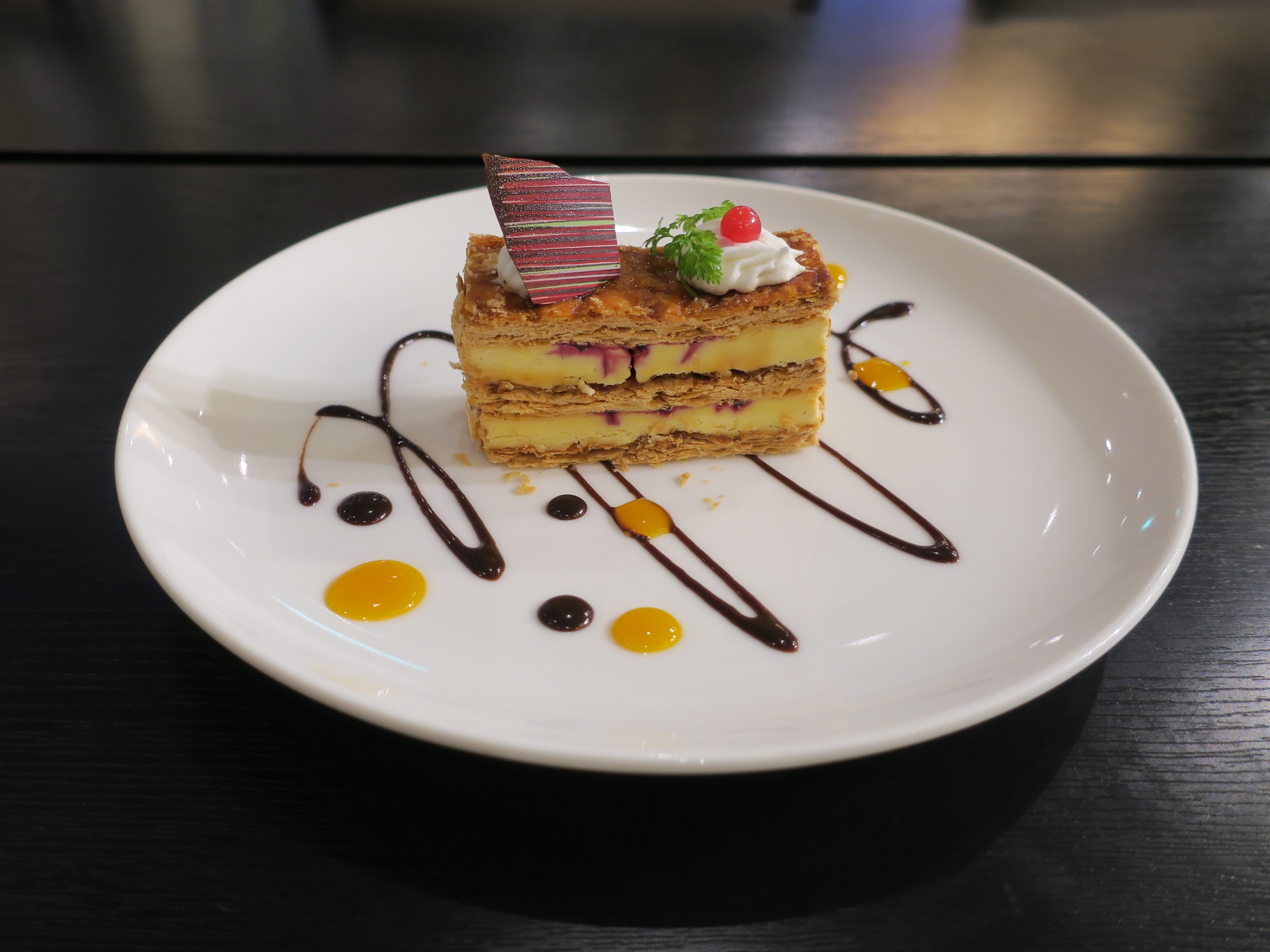 横浜みなとみらい万葉倶楽部 デザートのケーキ