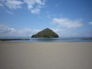 浅虫温泉 湯の島 海水浴場と思われる砂浜から