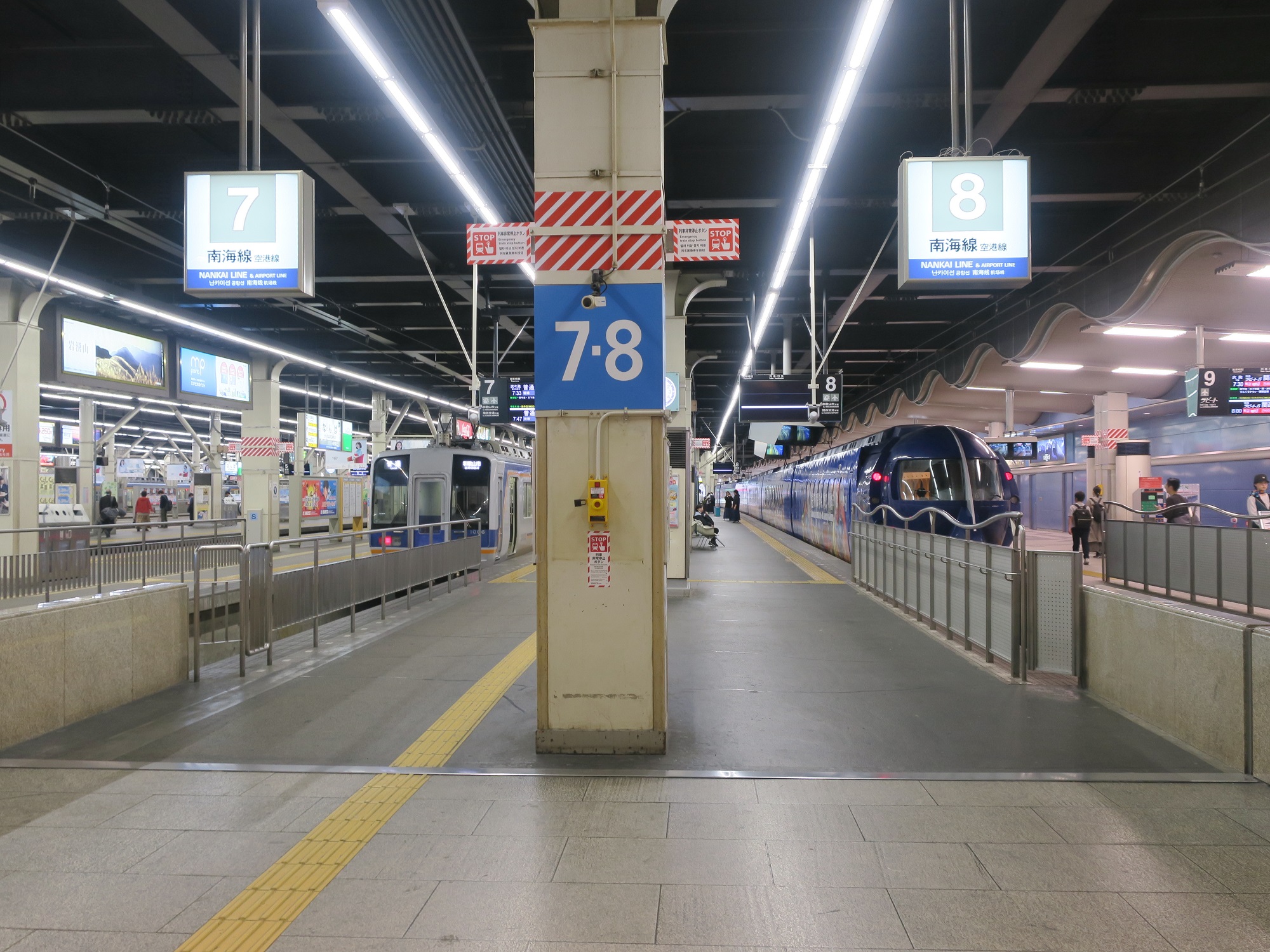 南海本線 なんば駅 5番線・6番線 南海本線で堺・岸和田・泉佐野・和歌山市方面と、空港線で関西空港方面に行く列車が発着します