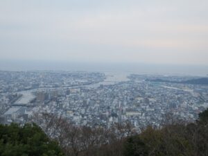 眉山 一等三角点 徳島市内を撮影