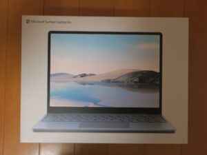 Surface Laptop Go 外箱