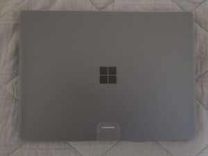 Surface Laptop Go アイスブルー 本体 上から見たところ