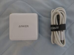 Anker PowerPort III PD 65W with USB-C & USB-C ケーブル (1.8m) 本体とケーブル