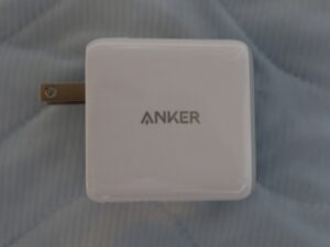 Anker PowerPort III PD 65W with USB-C & USB-C ケーブル (1.8m) 本体側面