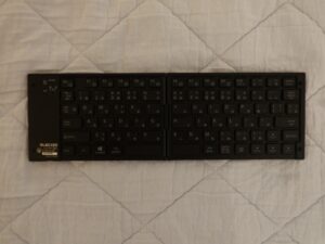 ELECOM TK-FLP01BK Bluetooth 折り畳みキーボード キーボード本体 広げたところ