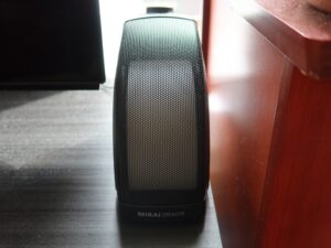 ミライスピーカー テレビに設置したところ