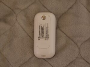 OMRON 低周波治療器 HV-F021 本体裏面