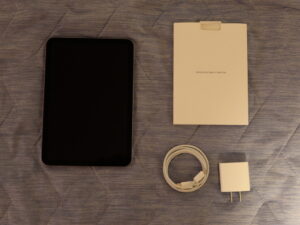 iPad mini 第6世代 パープル 64GBモデル SIMフリー 箱の中身 本体 取扱説明書 充電器 充電ケーブル