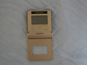 SEIKO トラベル用目覚まし時計 SQ772G ふたを開けたところ
