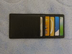 本革 カードケース 10枚収納 [ インナーカードケース 本物志向 メンズ 男性 薄い 長財布用 カード入れ 収納 牛革仕様 ウォレットイン ] カードを5枚入れたところ