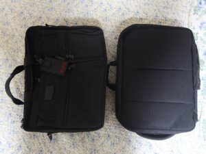 Evoon マルチビジネスリュック 3.0 TUMIのデカいブリーフケースとの大きさ比較