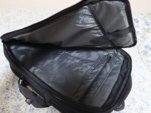 Evoon マルチビジネスリュック 3.0 外側のスペース