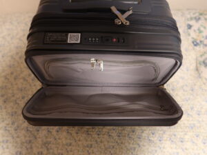 YUWEIJIE H1053 Sサイズ グレー 表側の小物入れを開けたところ